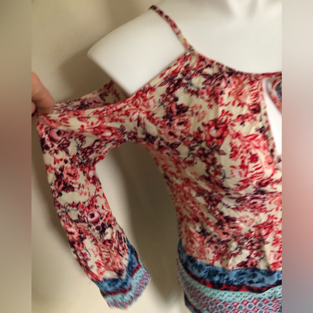 Floral top - Picture 3 of 8